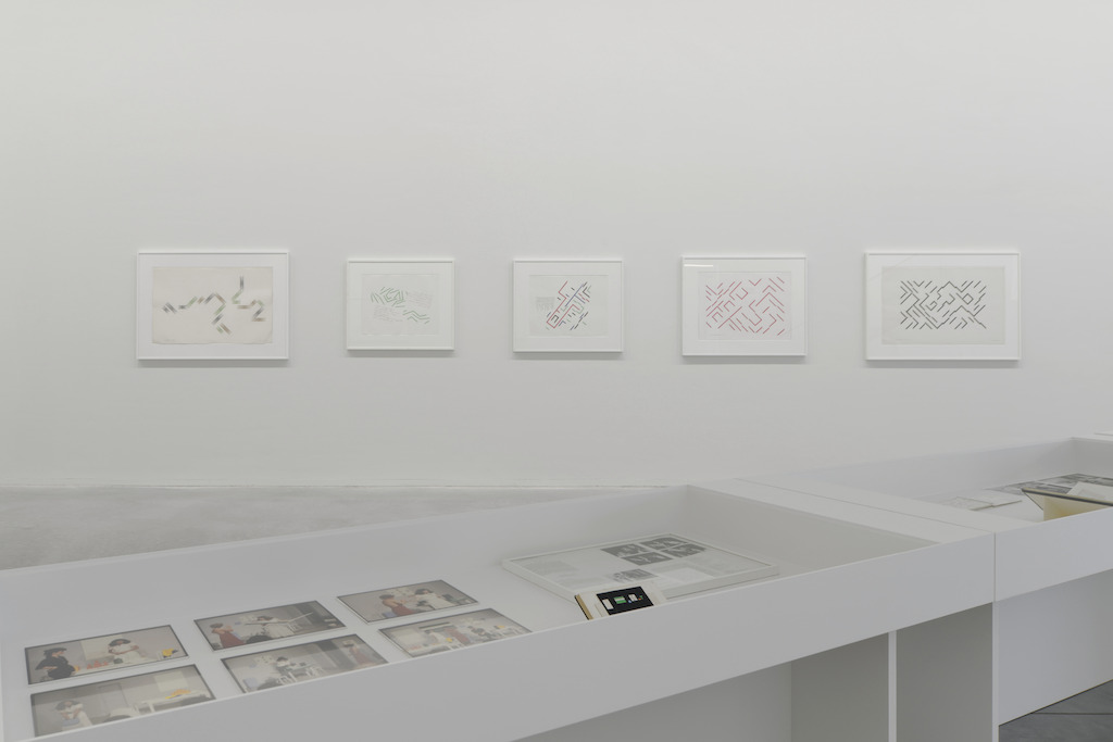 Vue de l'exposition Guy de Cointet au M-Museum Leuven (c) Isabelle Arthuis