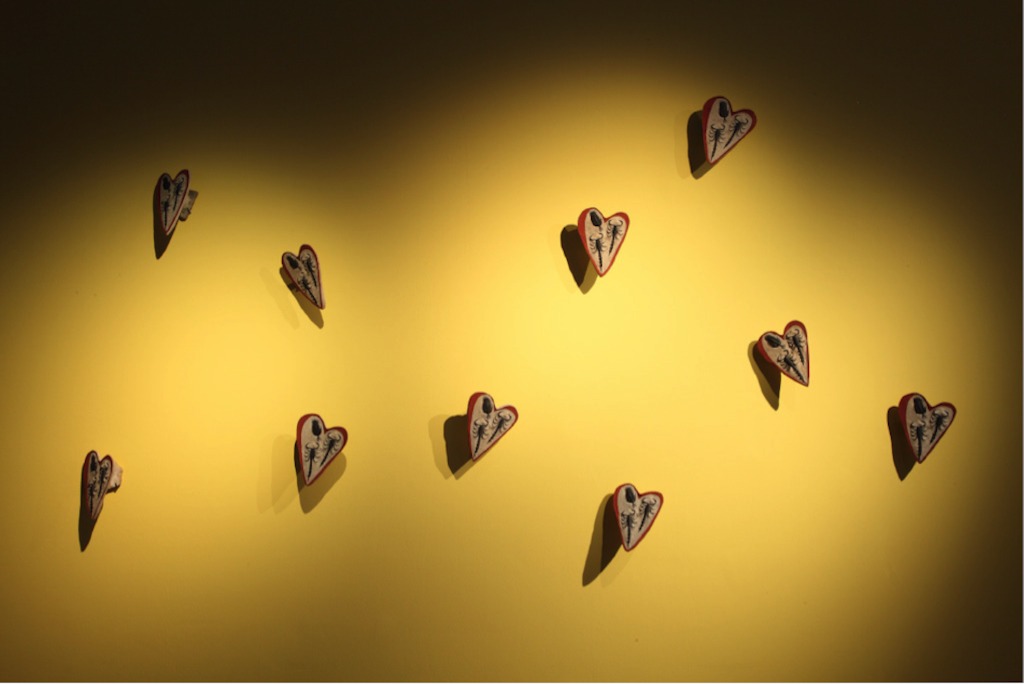 Yto Barrada. Lying Stone Hearts (Fake fossil series, two scorpions an trilobite), 2015 © Yto Barrada. Courtesy Sfeir-Semler Gallery, Hamburg/Beirut; Pace Gallery, Londen; Galerie Polaris, Parijs. Picture (c) Dirk Pauwels