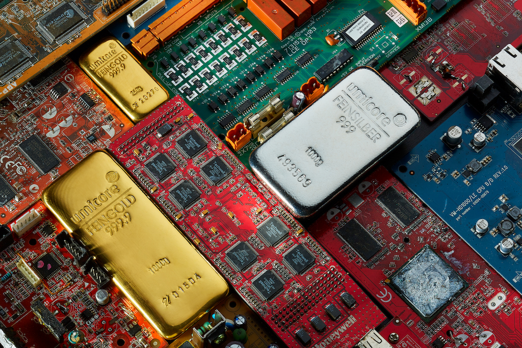 Composition of gold bar, silver bar and e-scrap, © Umicore, 2017