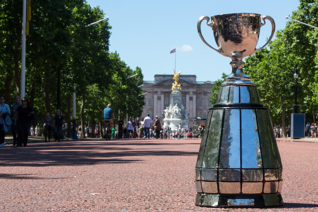 La Coupe Grey sur The Mall en face du Palais de Buckingham Palace. Photo Jim Ross/LCF.