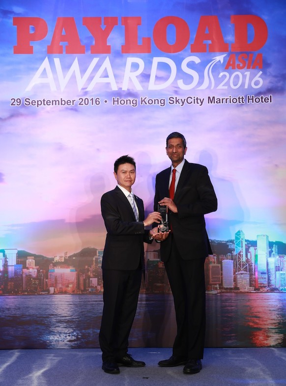 Ravishankar Mirle, VP Vice President of Far East and Australasia, Emirates SkyCargo accepting the Industry Choice Award for Best Overall Carrier