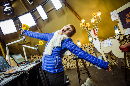 Linde Merckpoel begint aan haar shift (c) VRT - Thomas Geuens
