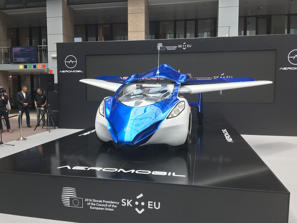 AeroMobil počas transformácie