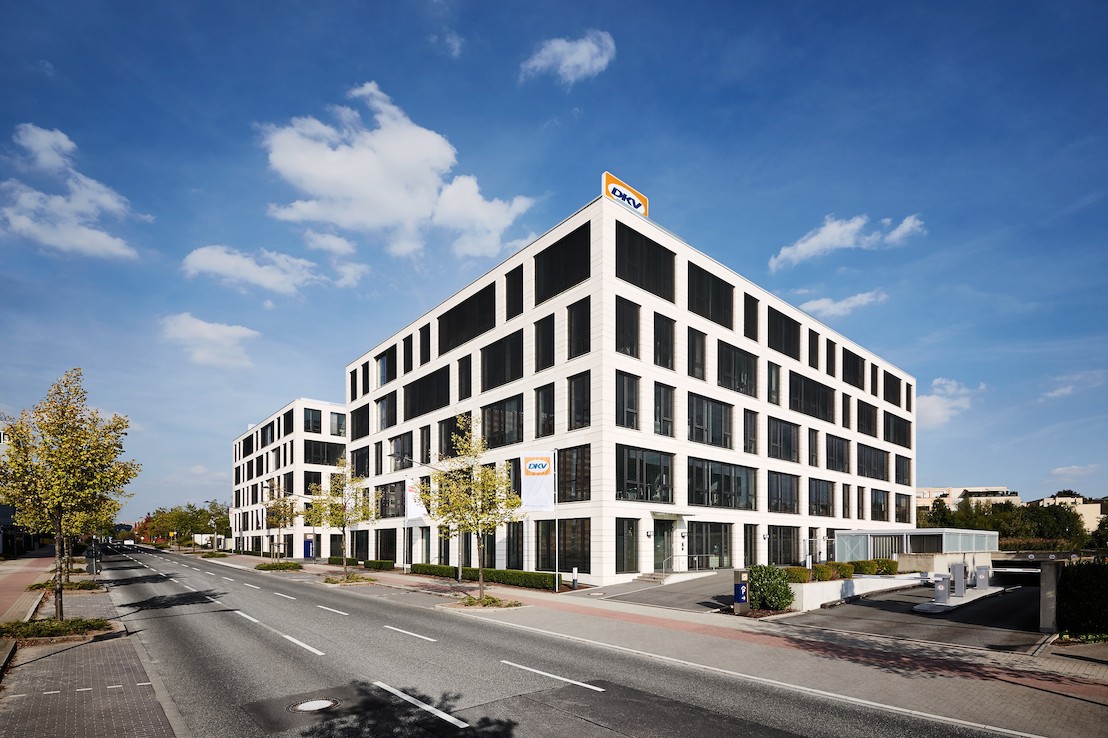 DKV en ROLAND Assistance vieren kwarteeuw partnerschap