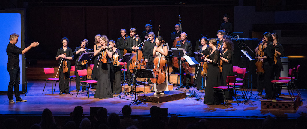 Openingsconcert Amsterdam Sinfonietta - Up-close - Michel van der Aa (c) Anna van Kooij