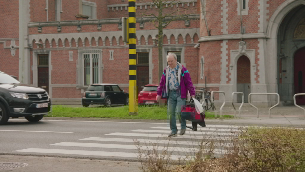 Eddy verlaat de gevangenis (c) VRT- Onder embargo tot en met vrijdag 9 juni 20.40 uur