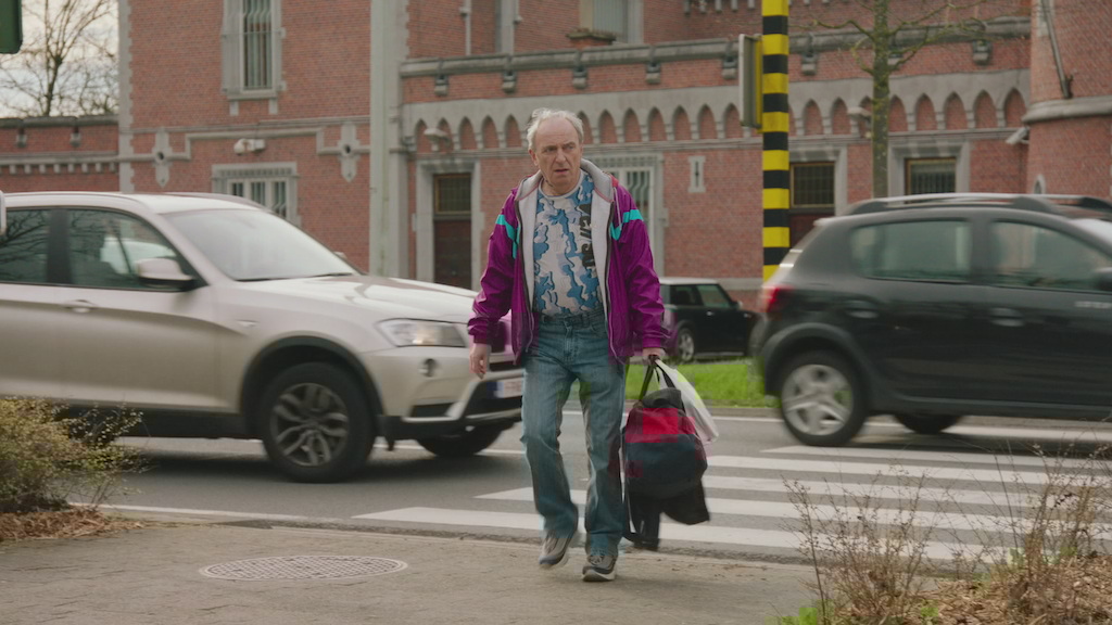 Eddy verlaat de gevangenis (c) VRT- Onder embargo tot en met vrijdag 9 juni 20.40 uur