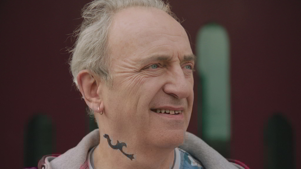 Eddy verlaat de gevangenis (c) VRT- Onder embargo tot en met vrijdag 9 juni 20.40 uur