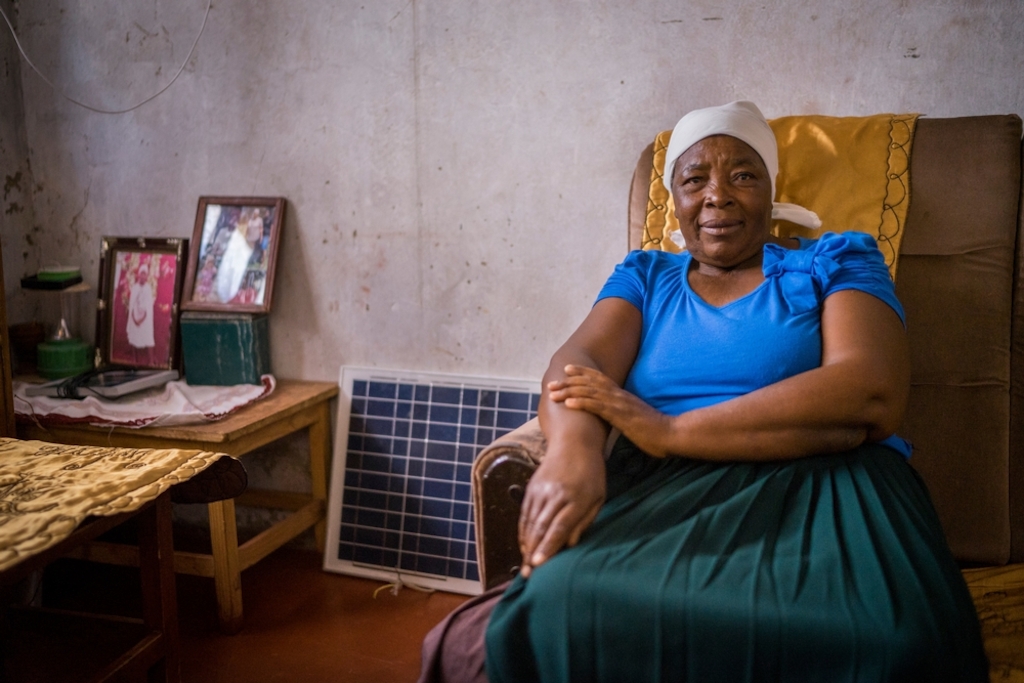 Portrait of 58 year old Magaret at home. © Melanie Wenger