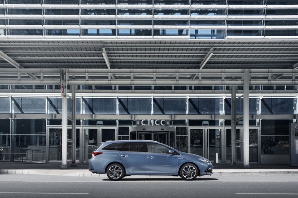 Auris Touring Sports