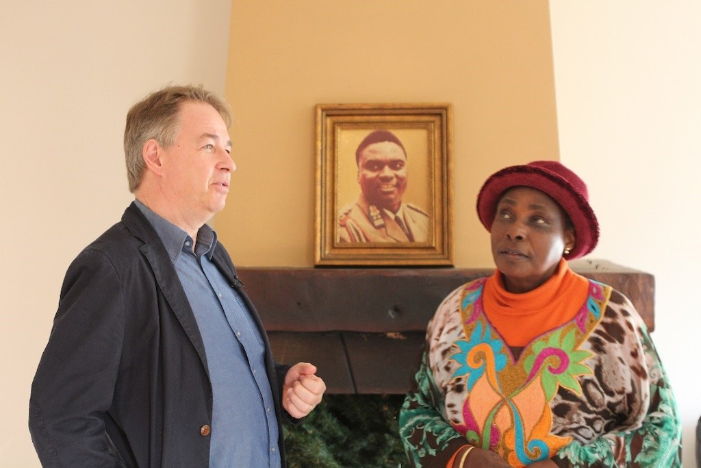 Weduwen na de val - Peter Verlinden en Agathe Kanziga - (c) VRT