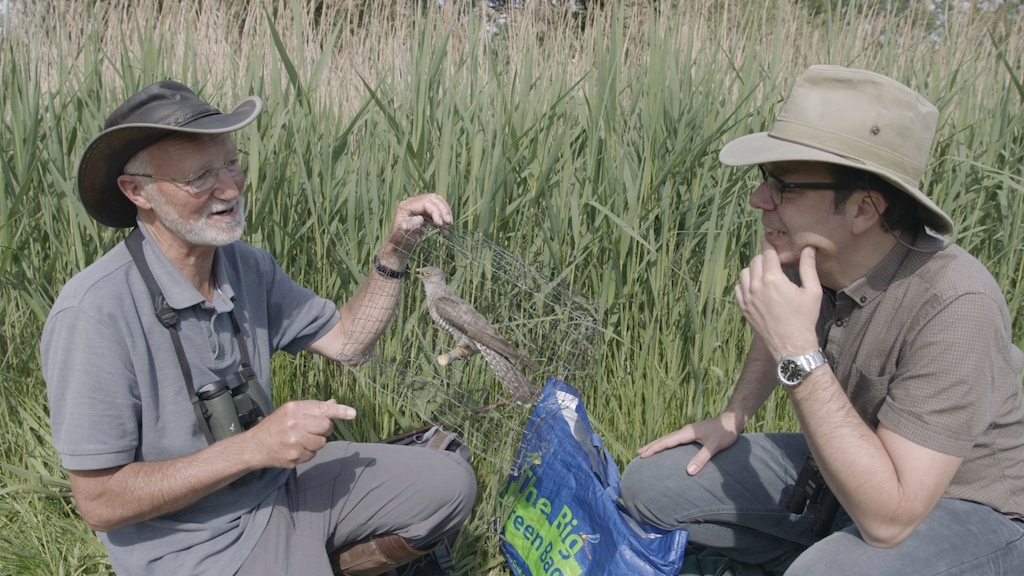 Hans Van Dyck en Hans Van Dyck en Nick Davies<br/>professor biologie Cambridge - (c) VRT