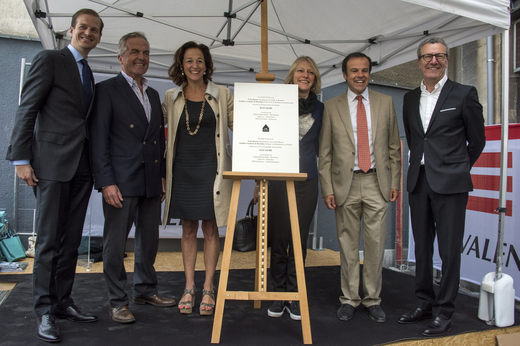 dgad: Geoffroy Coomans de Brachène (Echevin), Maurice de Montjoie, Anne-Catherine Galetic (Galika), Dominique Delbrouck (DDS), Christophe Van Ophem (Valens) et Yvan Mayeur (Bourgemestre)