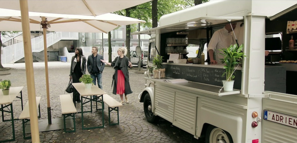 Eline De Munck, Élodie Ouédraogo en Bart Peeters<br/>Weg zijn wij (c) VRT