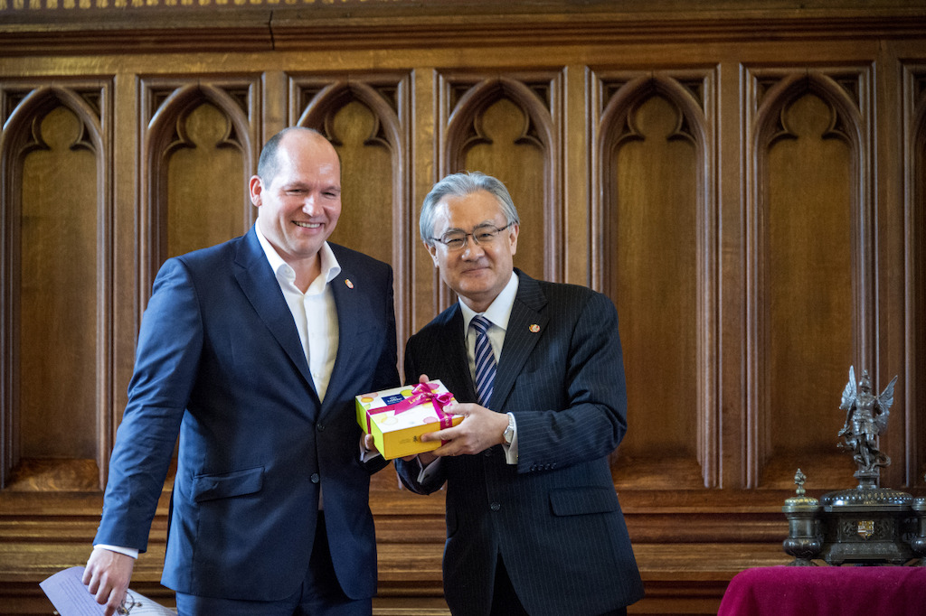 ©Wim Vanmaele - Philippe Close, Echevin du Tourisme & Masafumi Ishii,<br/>Ambassadeur du Japon en Belgique