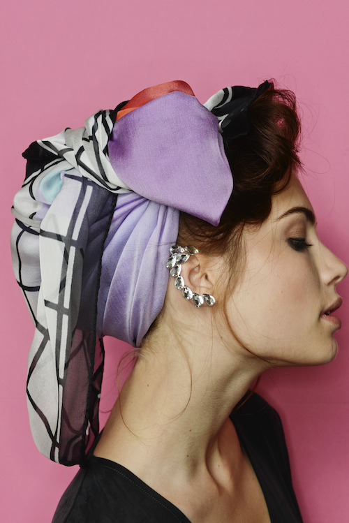 Rhinestone ear cuff (c) Lamrabat