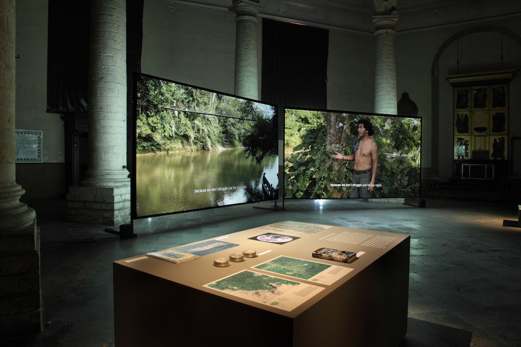 Ursula Biemann & Paulo Tavares, Forest Law, video still.<br/>Installatie @ KADOC voor Tracing the Future<br/>Foto (c) Dirk Pauwels
