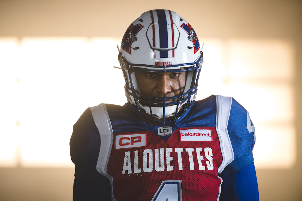 Un nouvel uniforme pour le quart-arrière Darian Durant. Crédit : Johany Jutras/LCF