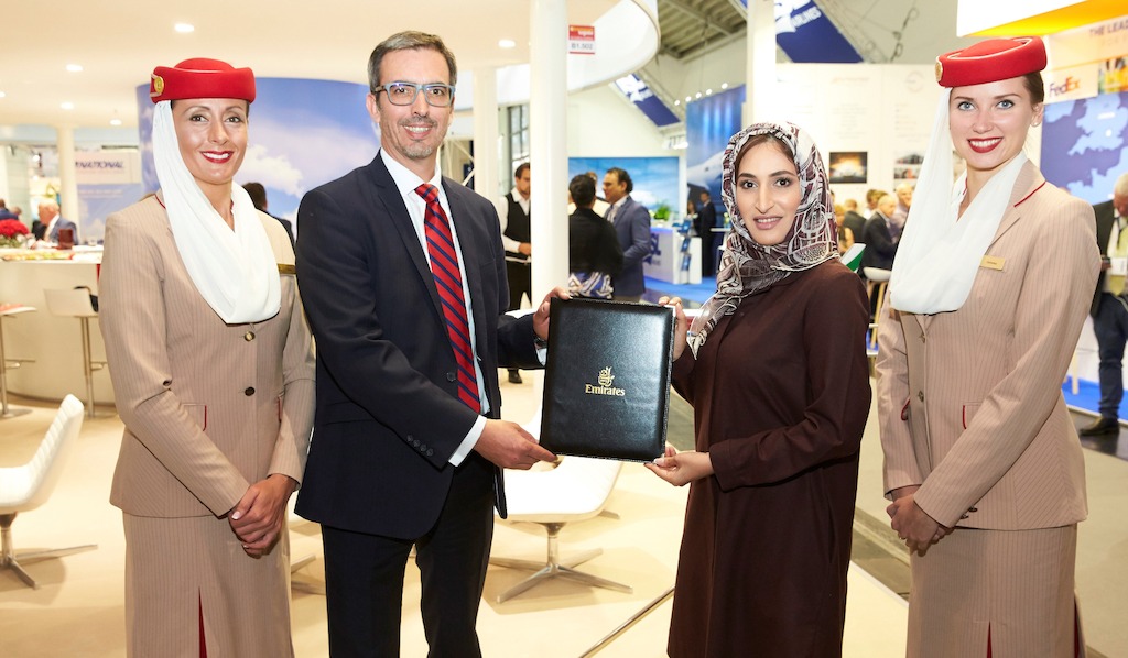 Dominic Hyde, Managing Director, va-Q-tec ltd with Moaza Al Falahi, Vice President Cargo Product Development and Local Affairs, Emirates SkyCargo at Air Cargo Europe, Munich