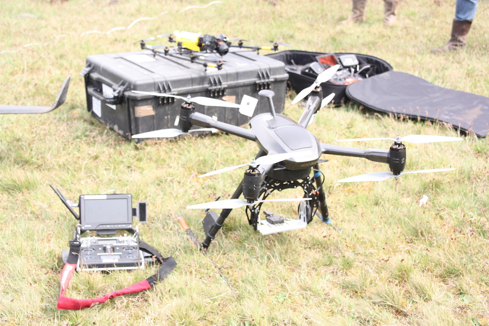Eerste ‘drone aan leiband’ waakt over E3-Prijs Harelbeke.