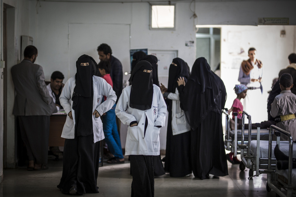 We don’t have money to pay for the transportation in the morning, some of us have now to live inside the hospital.. » This is the daily routine for many health workers in Yemen since the government stopped paying the salaries of the civil servants a year ago. Emergency room of the Al Koweit university hospital in Sana’a - Yemen. Photographer: Florian SERIEX