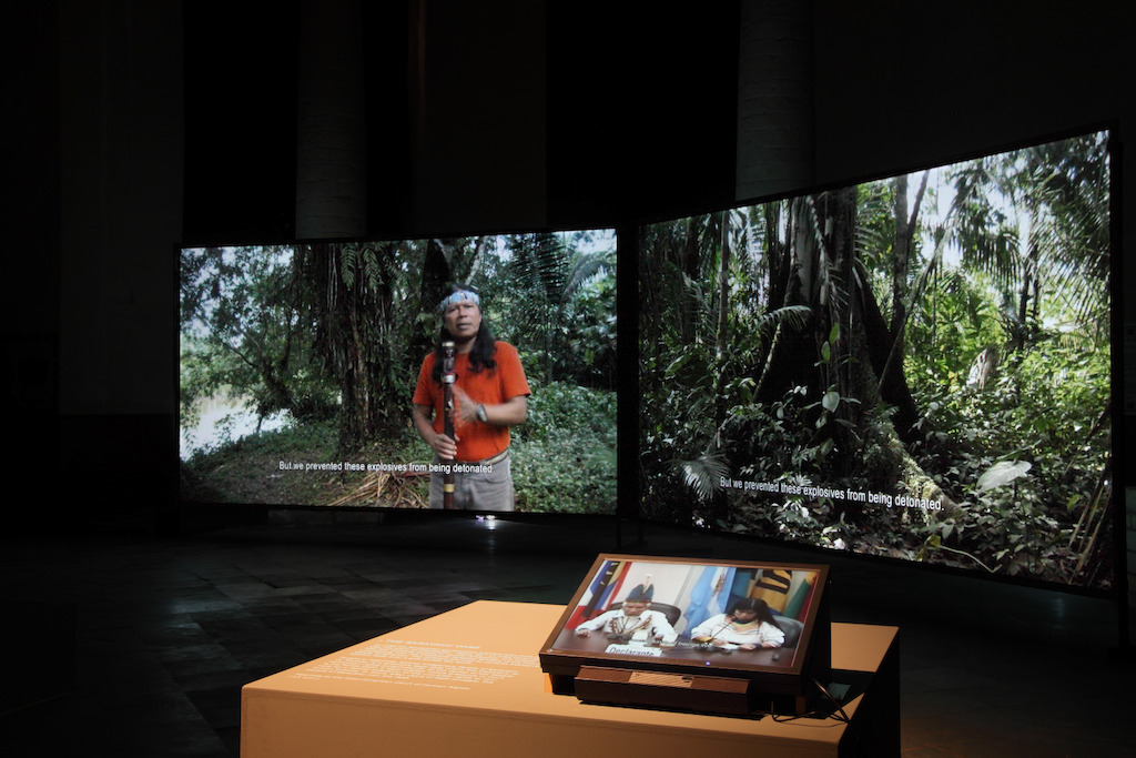 Ursula Biemann & Paulo Tavares, Forest Law, video still.<br/>Installatie @ KADOC voor Tracing the Future<br/>Foto (c) Dirk Pauwels