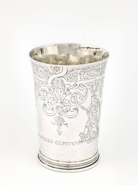 Gobelet de profession Agnes Corthout, Gabriel Cantillion, Louvain, 1677 © Lukas - Art in Flanders, foto Dominique Provost