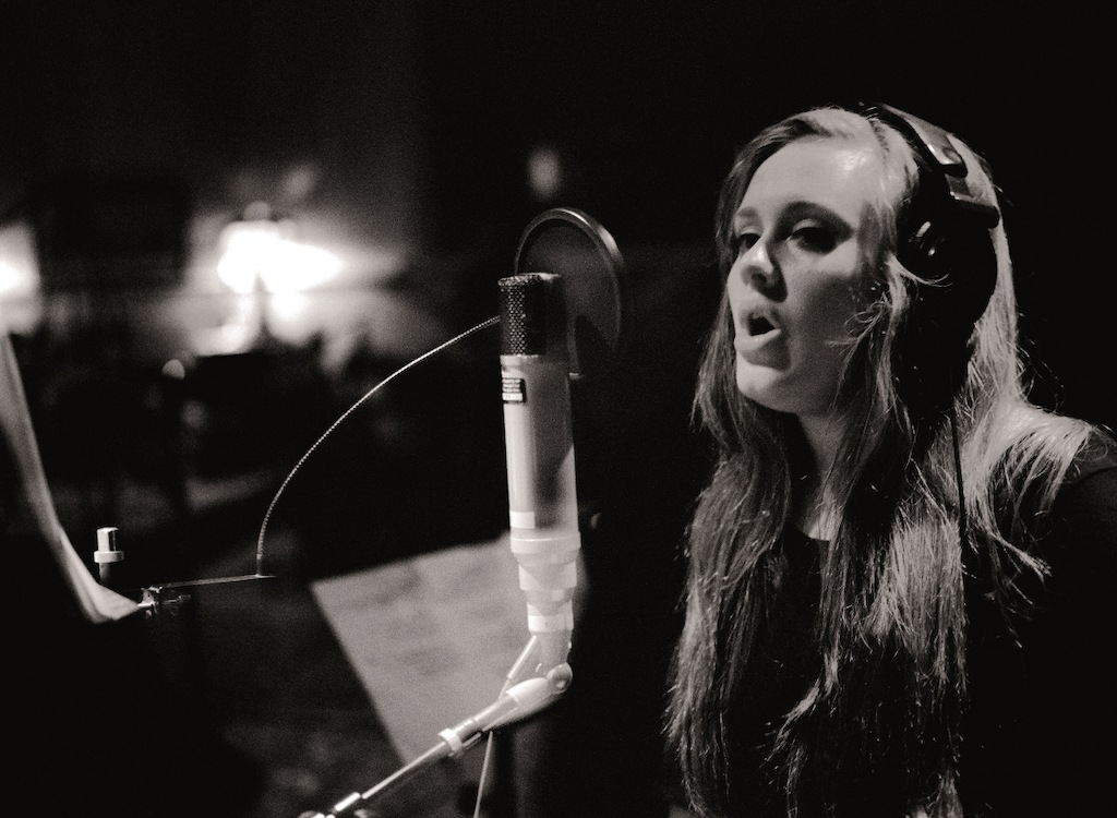 Adele - (c) - Sony Music Archives