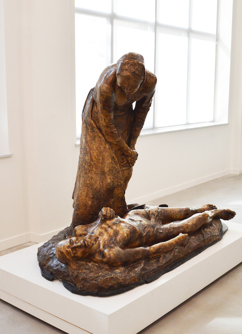 Constantin Meunier, Het grauwvuur, 1890, gebronzeerd gips (c) M – Museum Leuven