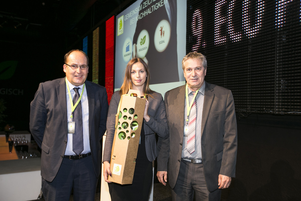 Image 4 : Les nominés (Berger Logistik GmbH, nominé pour l’Eco Performance Award) <br/>Nominés pour la phase finale : Markus Ley (directeur), Alina Jäger (product management assistant) et le gestionnaire de flotte Alois Schrettl de Berger Logistik GmbH. (Photo DKV)