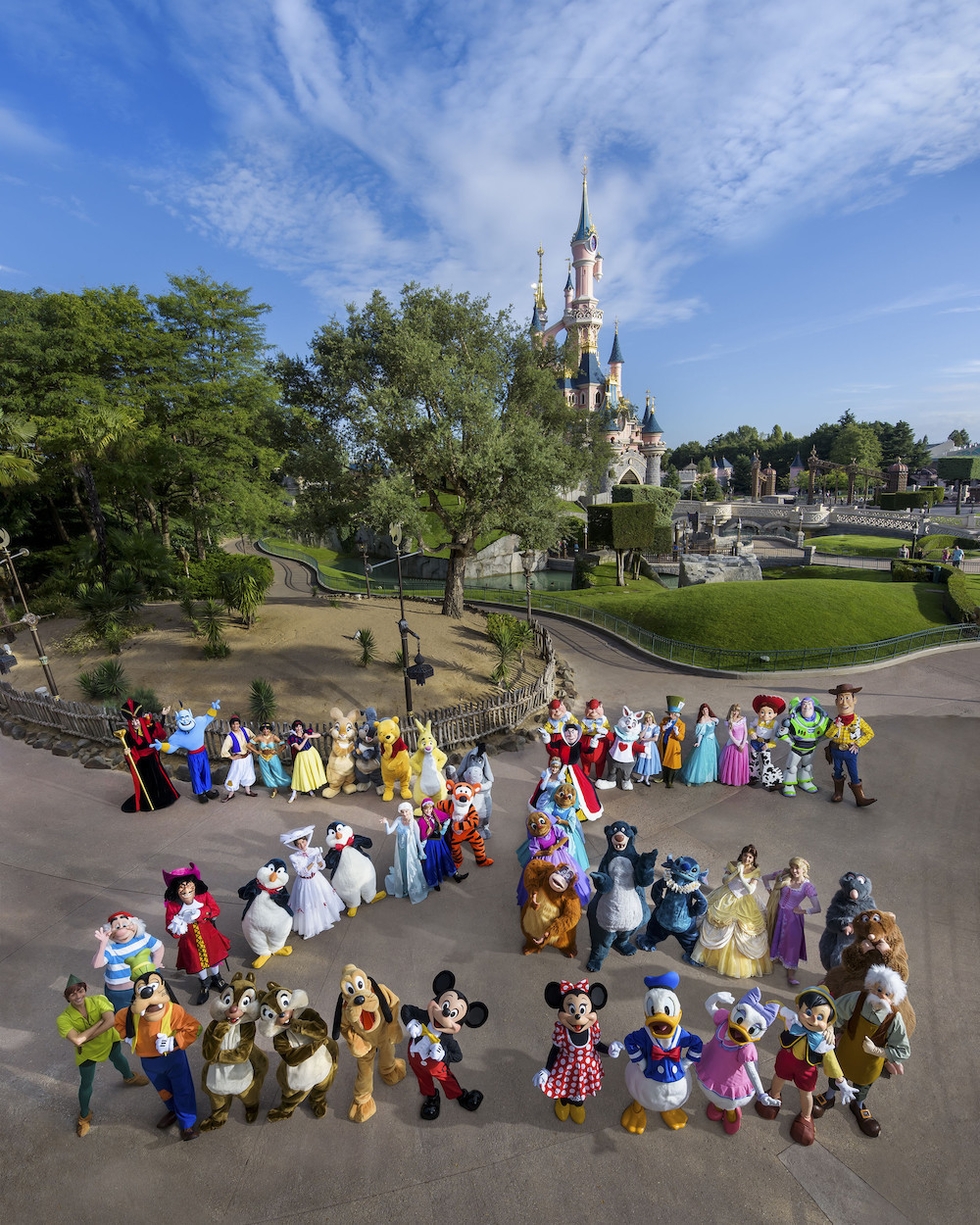 J-100 avant le 25e anniversaire de Disneyland Paris