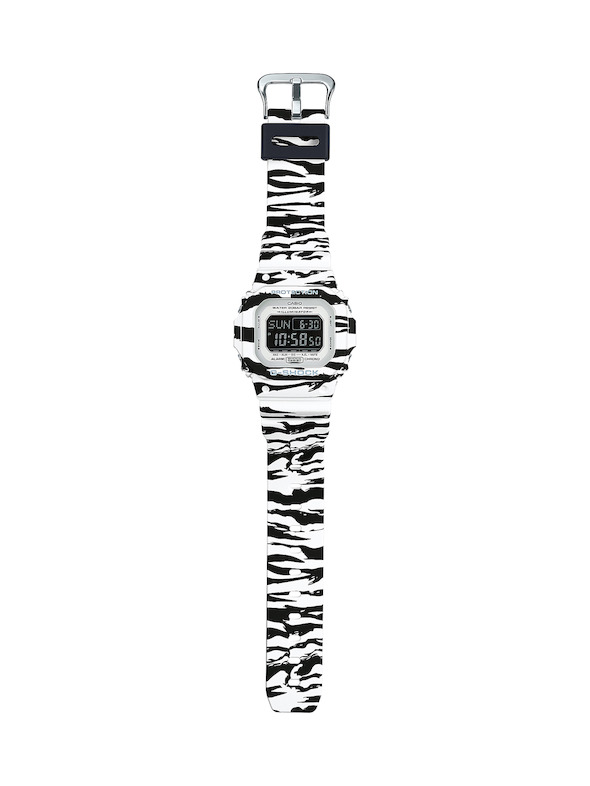 Black & White Series $2,339