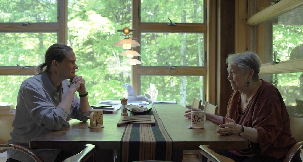 Annelien De Dijn en Mary Catherine Bateson, dochter van Margaret Mead - (c) VRT