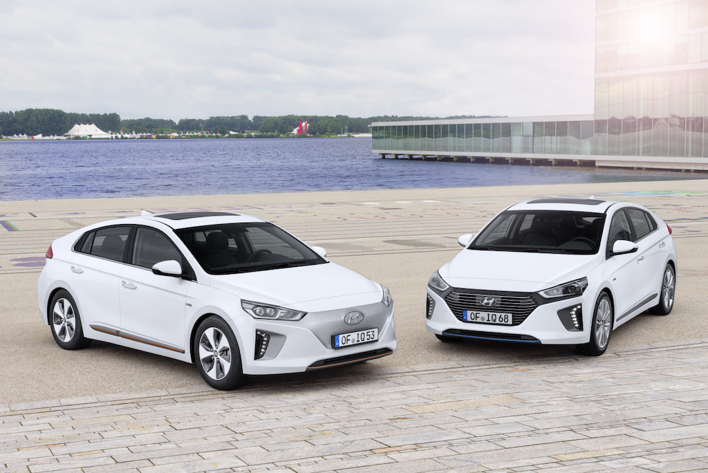 IONIQ Family<br/>l: EV, r:HEV