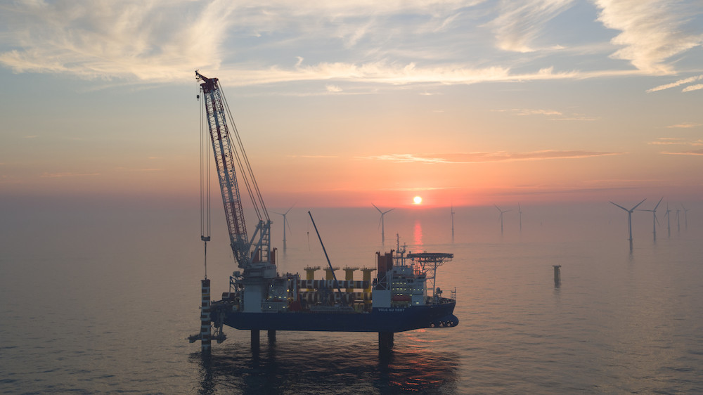 Installatie van de funderingen voor het Nobelwind windpark afgerond