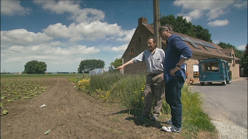 300 jaar grens - Kamagurka praat met tabaksteler Antoon Deneut - (c) VRT - Pretpraters