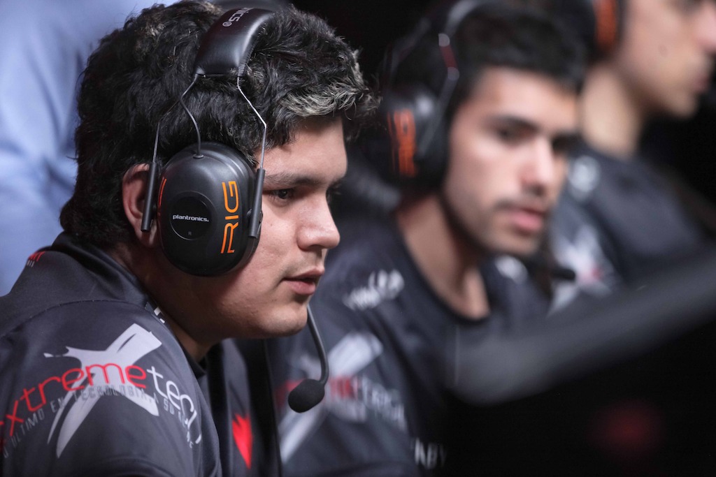 Akari, carrilero central suplente de Infinity eSports