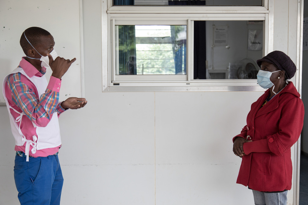 Sign language training and TB support in Swaziland. Photographer: Alexis Huguet