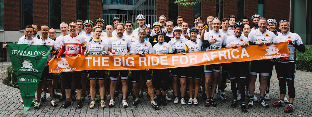 80 Telenet staff cycle The Big Ride.