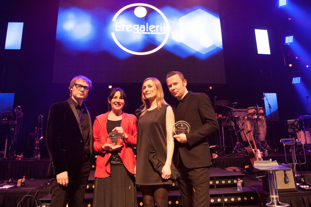 Hooverphonic en Bea Van der Maat (c) VRT/BMUSS