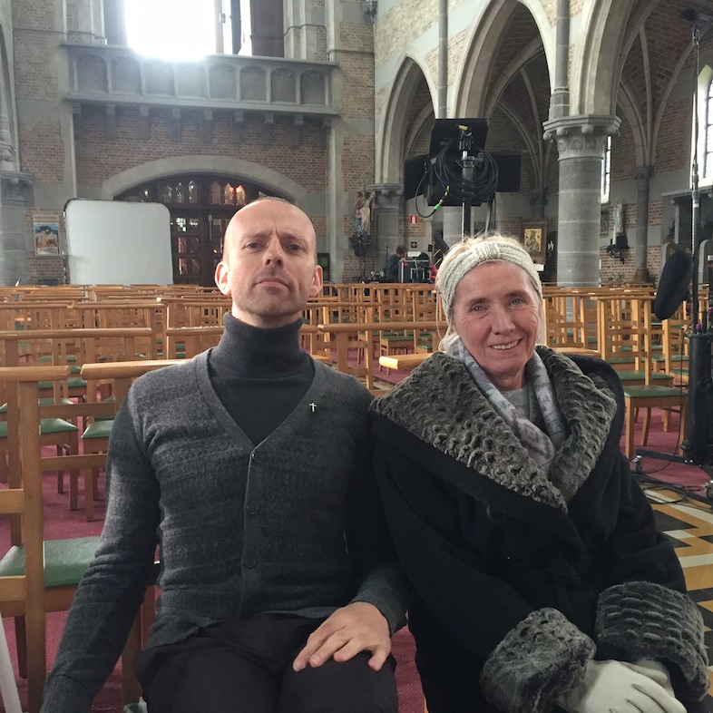 Ria en meneer pastoor (Sien Eggers en Günther Lesage)<br/>(c) VRT