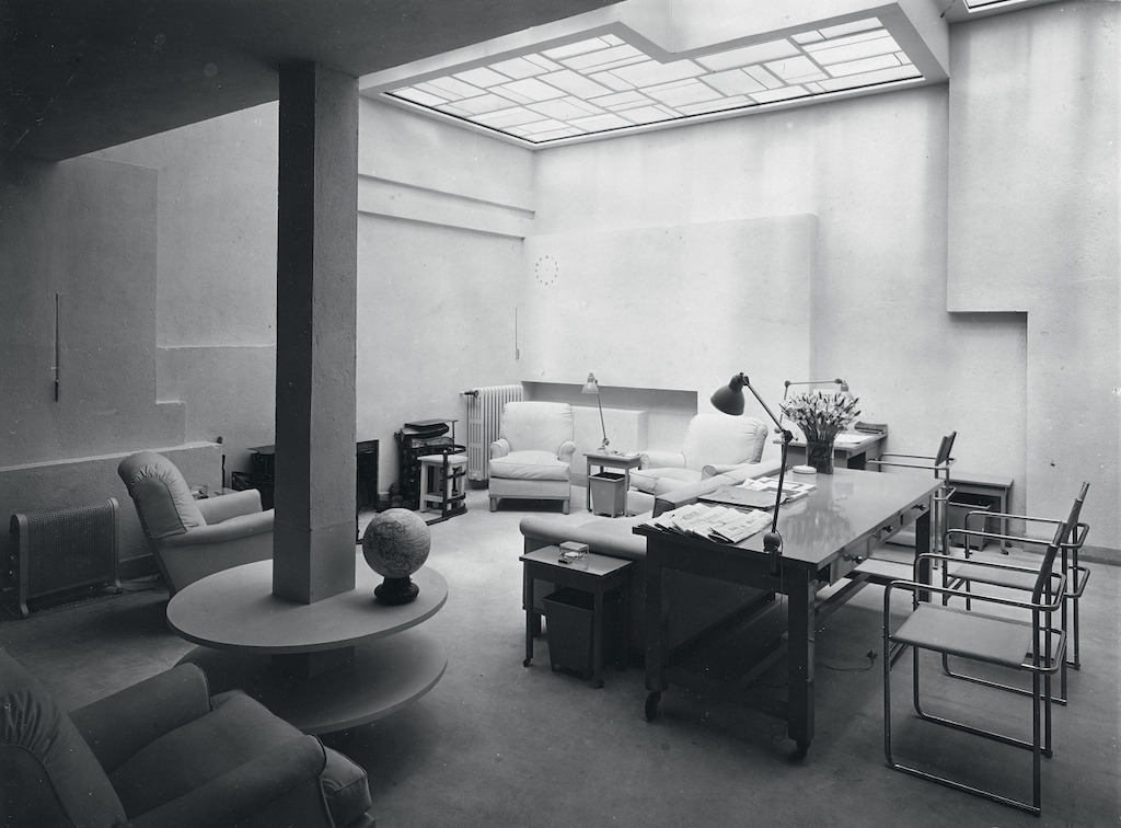 Salon rose / Roze salon, Villa Noailles, Hyères, Rob Mallet-Stevens. © Thérèse Bonney 1928