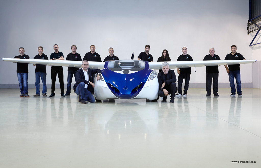 AeroMobil 3.0 prototype with the team