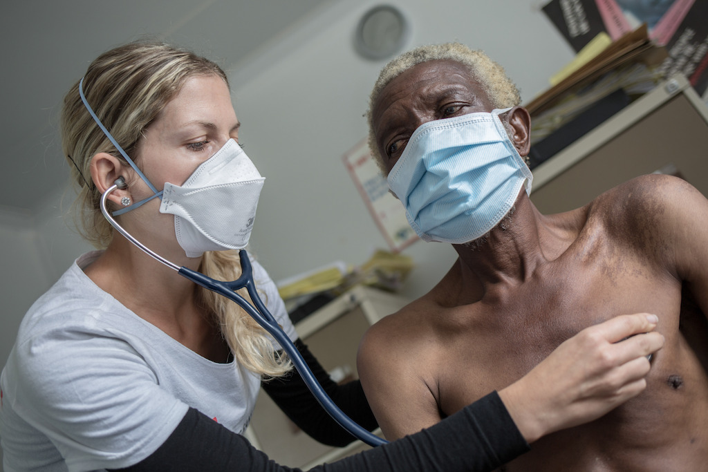 Veronika Polcova, MSF MDR-TB Doctor, is consulting Samuel, 66, suspected to be TB infected. Matsapha, Manzini Region, Swaziland. Photographer: <br/><br/>Alexis Huguet