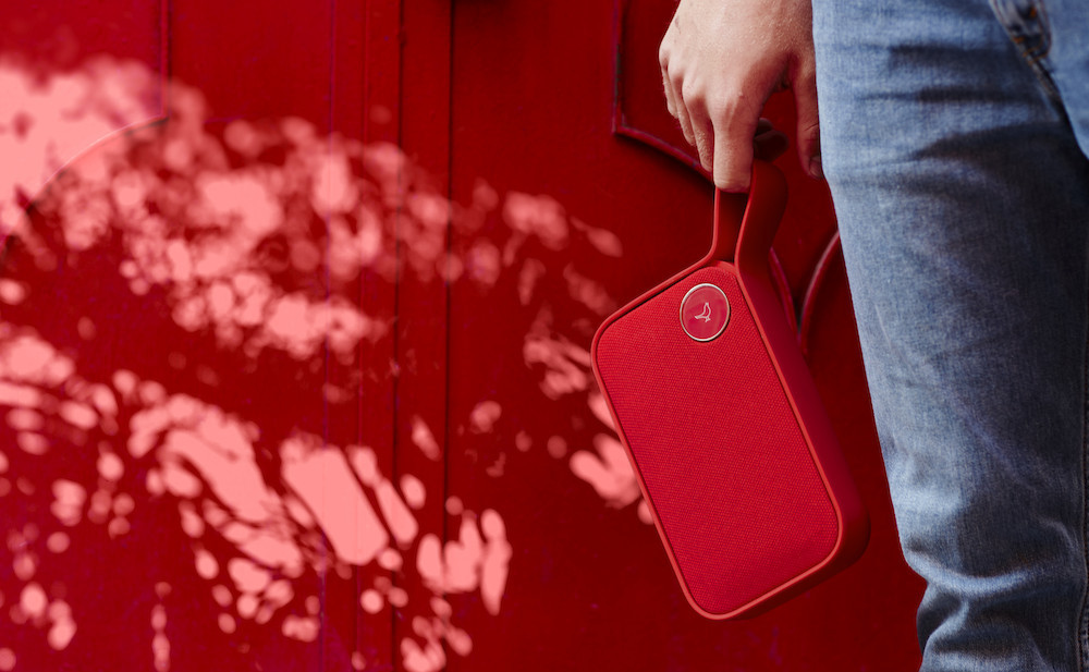 Libratone lance une nouvelle version rouge de ses célèbres enceintes Bluetooth polyvalentes ONE CLICK et ONE STYLE