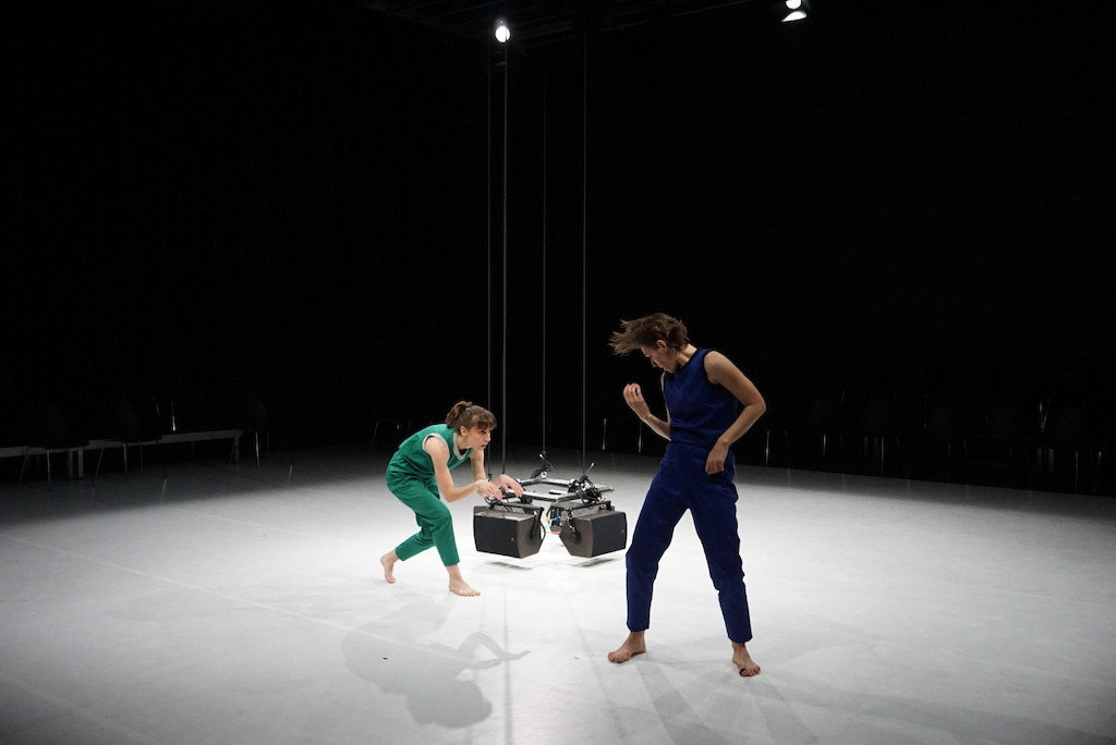 DD Dorvillier & Sébastien Roux - Only One of Many - 27>28/04 © Félicie Barbey