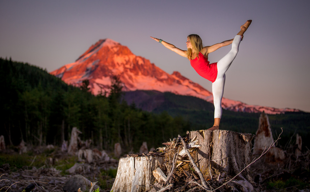OUTFOUND - Yoga and Mount Hood