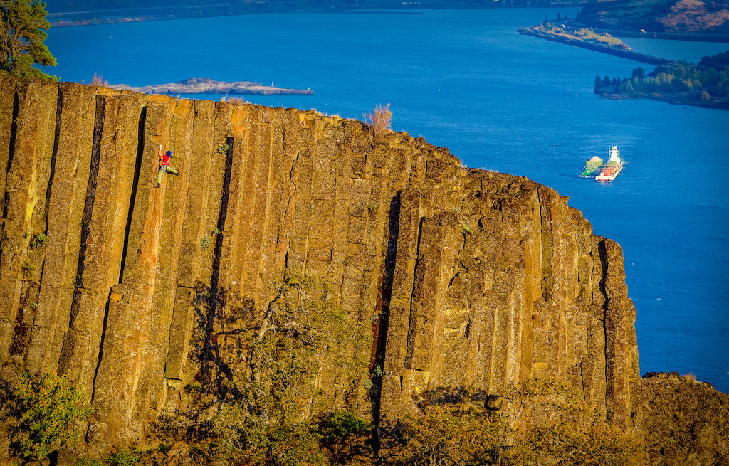 OUTFOUND - Wall Climbing in Columbia River Gorge