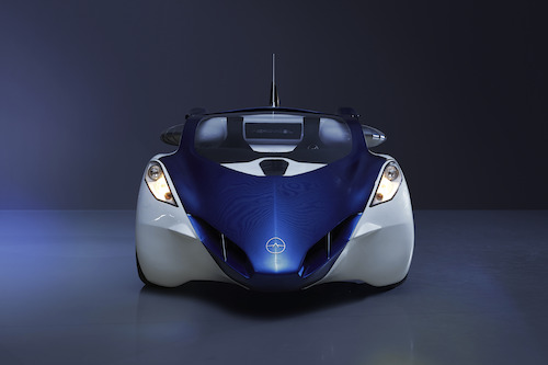 AeroMobil 3.0 - frontview in the dark
