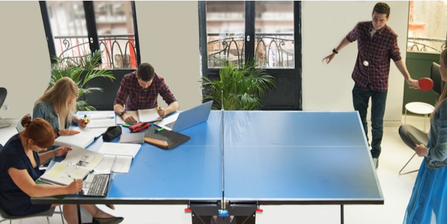 Studeren en pingpongen bij Hello bank!